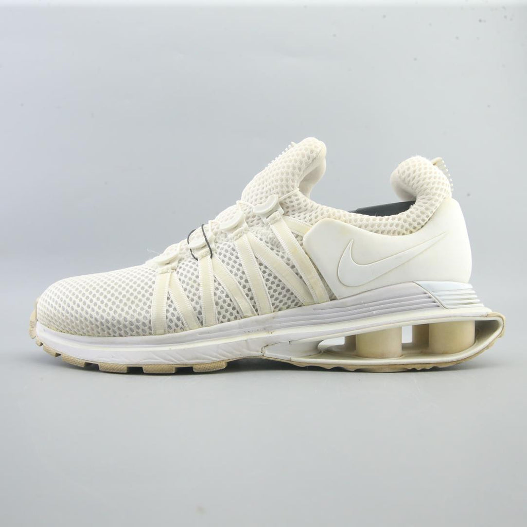 NIKE SHOX GRAVITY