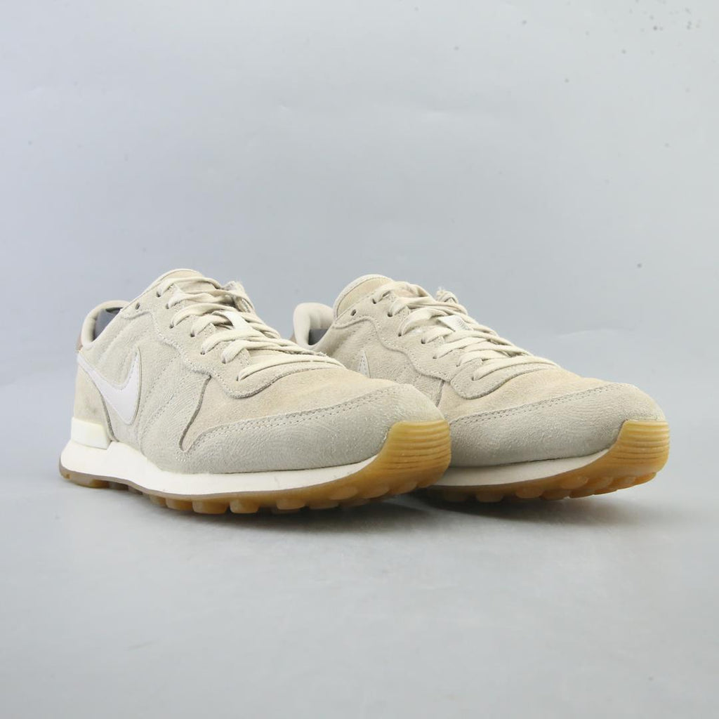 NIKE INTERNATIONALIST