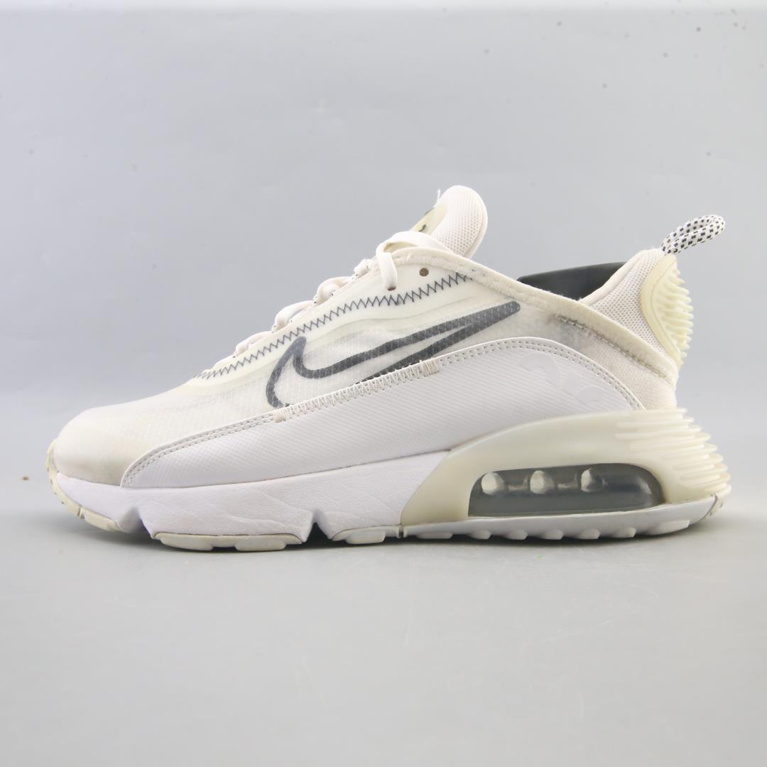NIKE AIR MAX 2090
