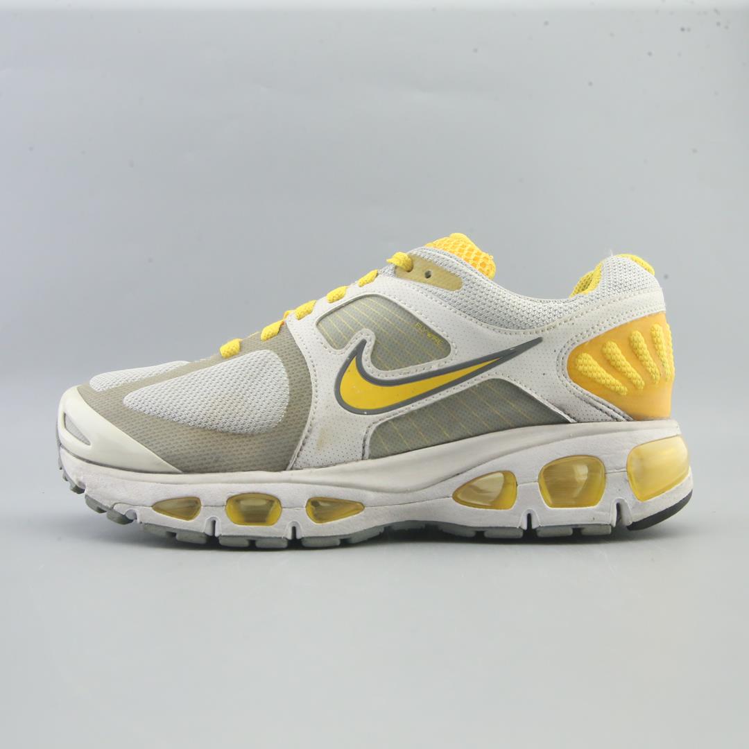 NIKE  LIVESTRONG FLYWIRE