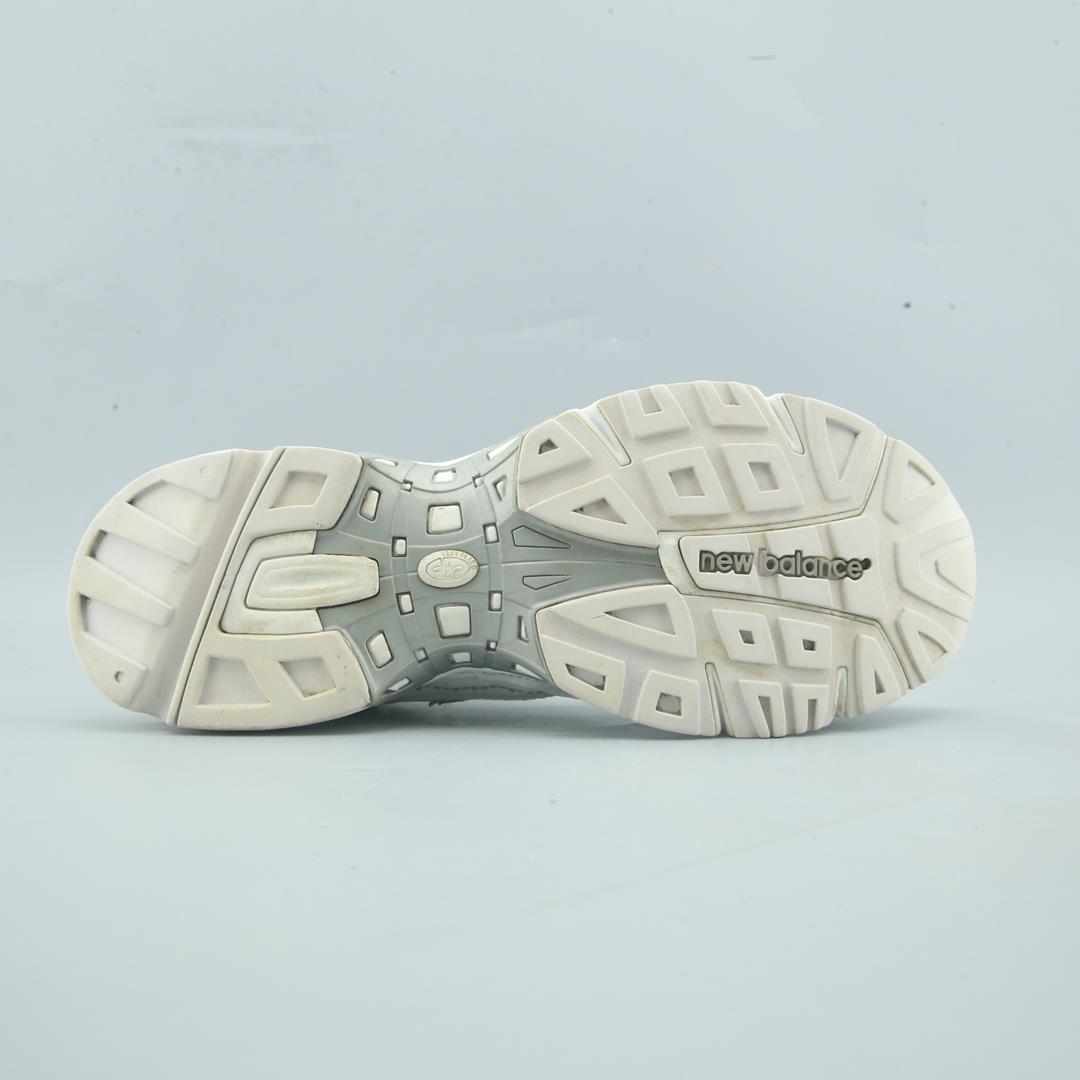 NEW BALANCE 827 ABZORB