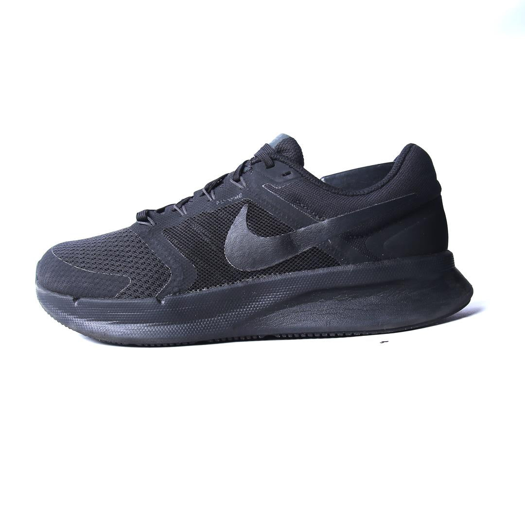 NIKE  RUN SWIFT 3