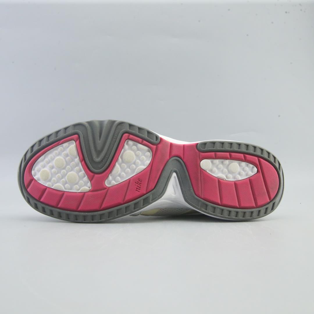 NIKE STEADY 7