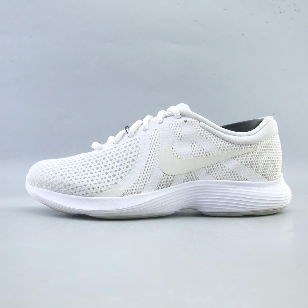 NIKE REVOLUTION 4