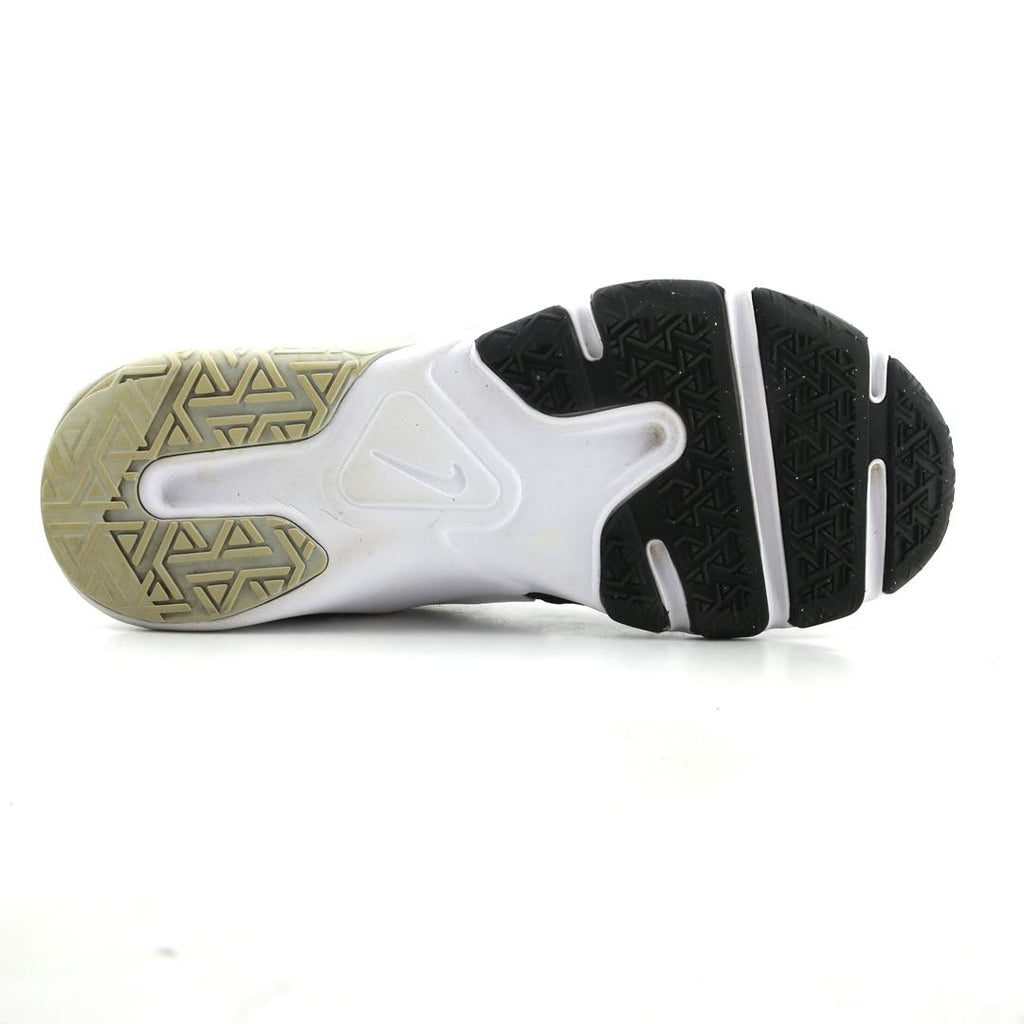 NIKE  LEGEND ESSENTIAL 2