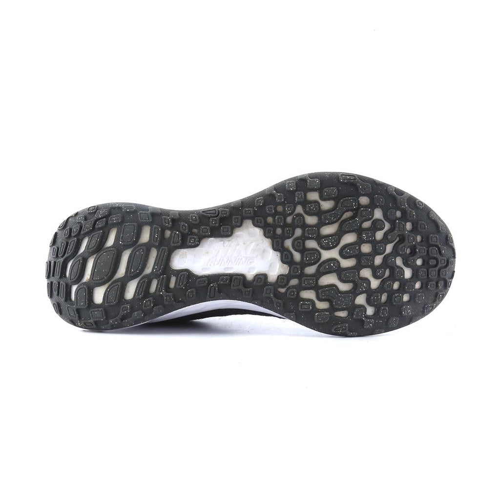 NIKE REVOLUTION 6