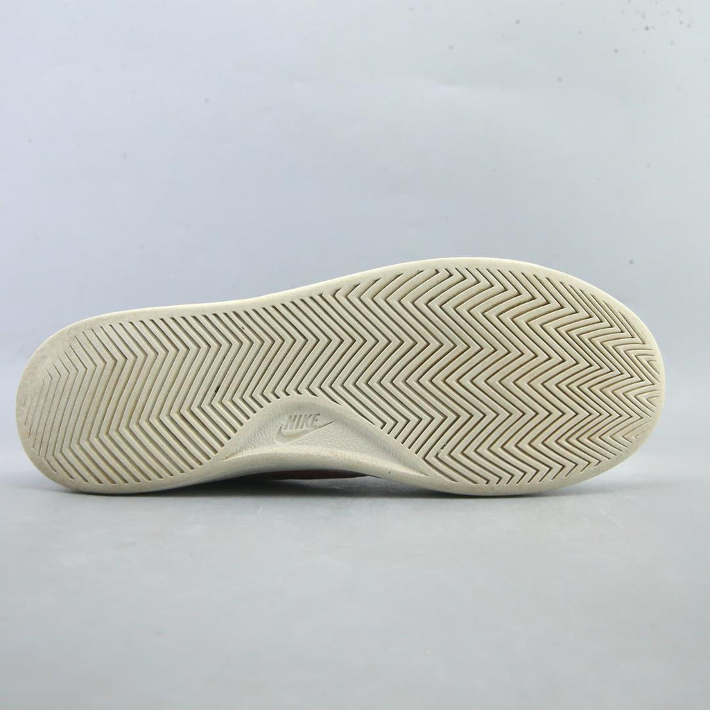 NIKE COURT ROYALE 2 MID