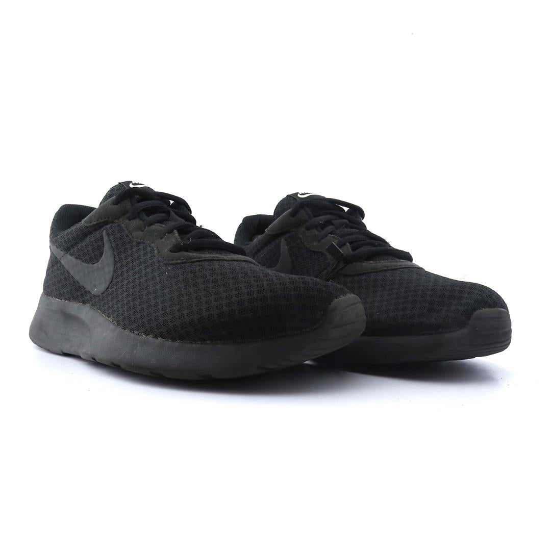 NIKE TANJUN