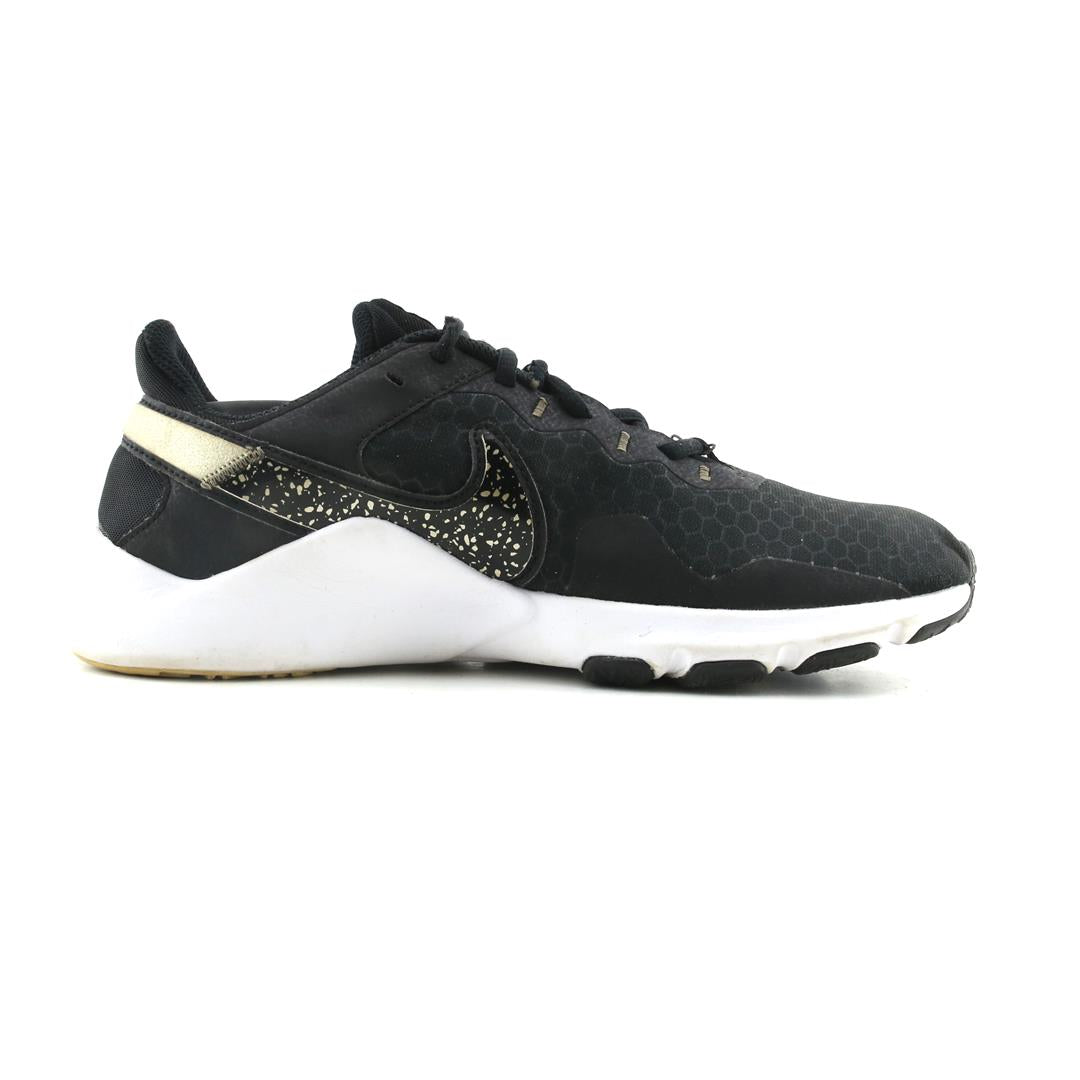 NIKE  LEGEND ESSENTIAL 2
