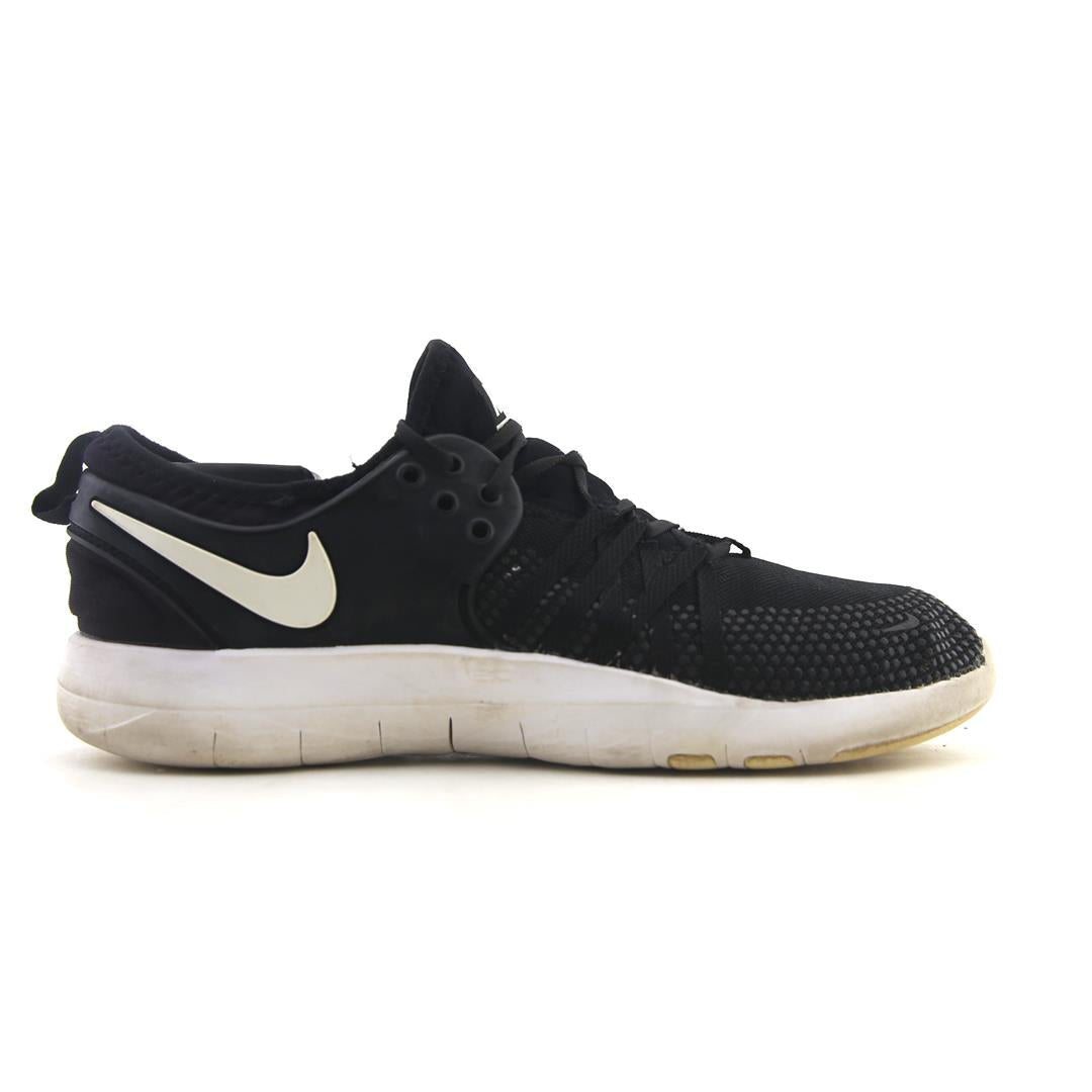 NIKE FREE TR 7