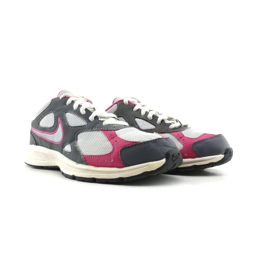NIKE  ADVANTAGE RUNNER 2