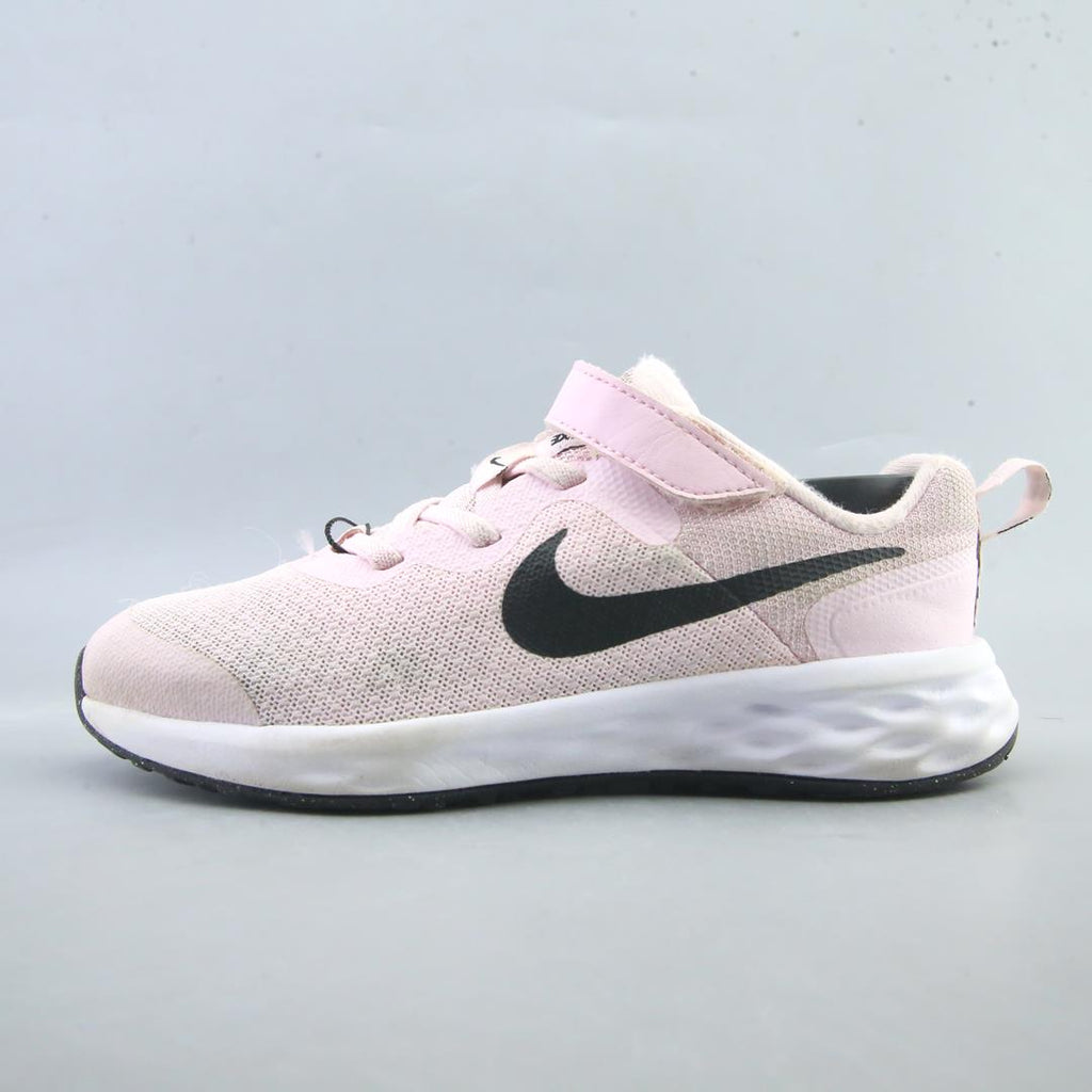 NIKE REVOLUTION 6