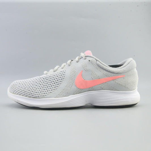 NIKE REVOLUTION 4