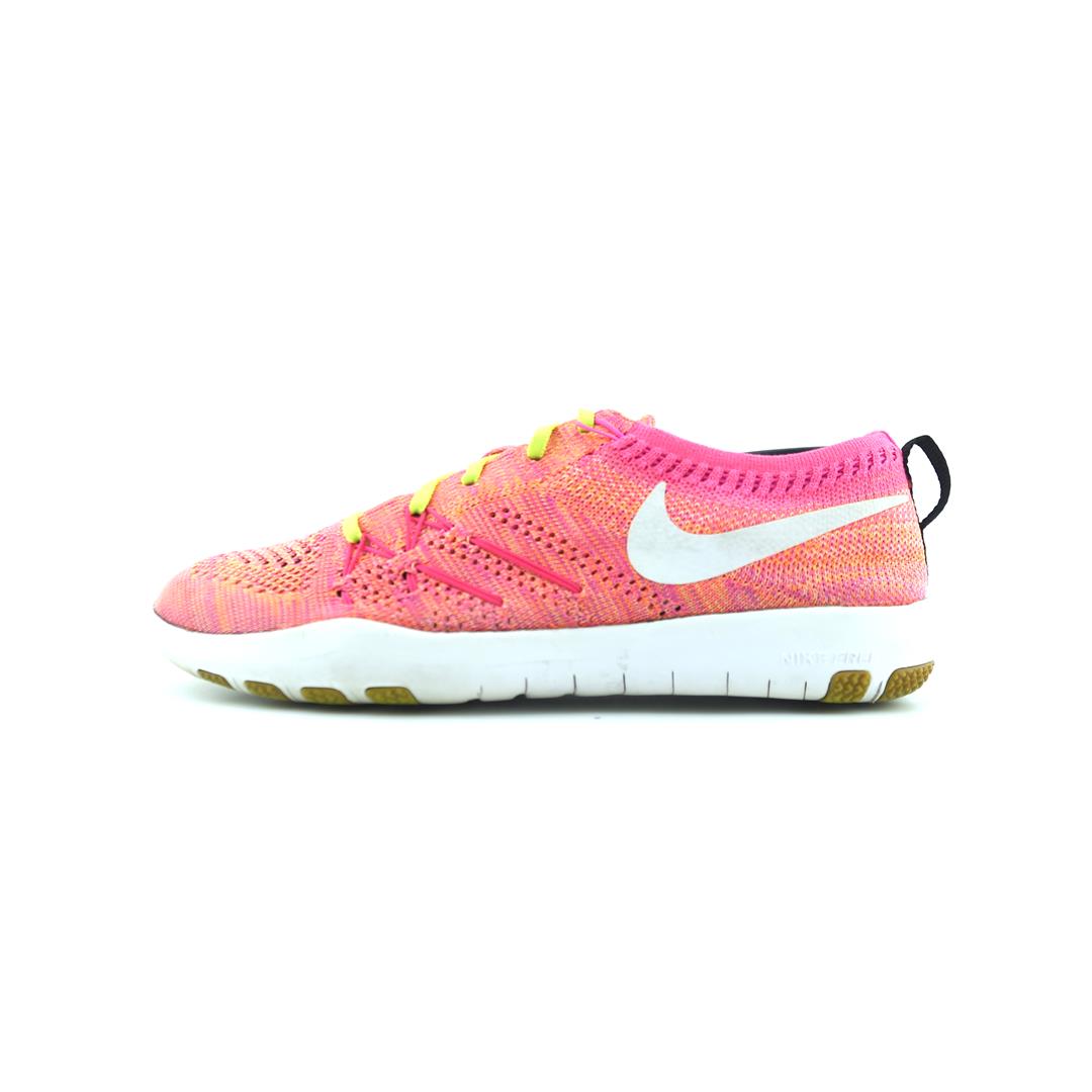 NIKE FOCUS FLYKNIT