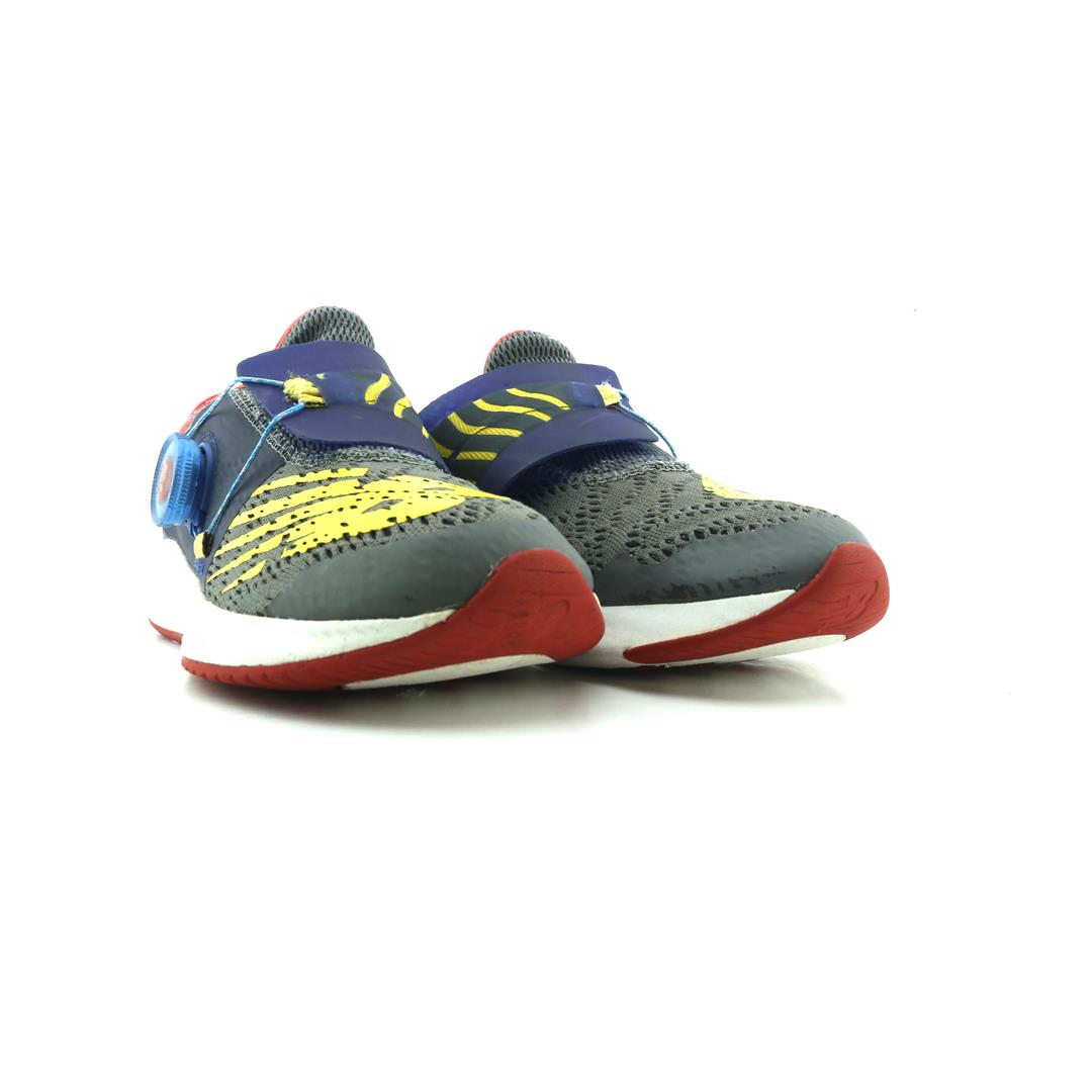 NEW BALANCE CORE REVEAL V2