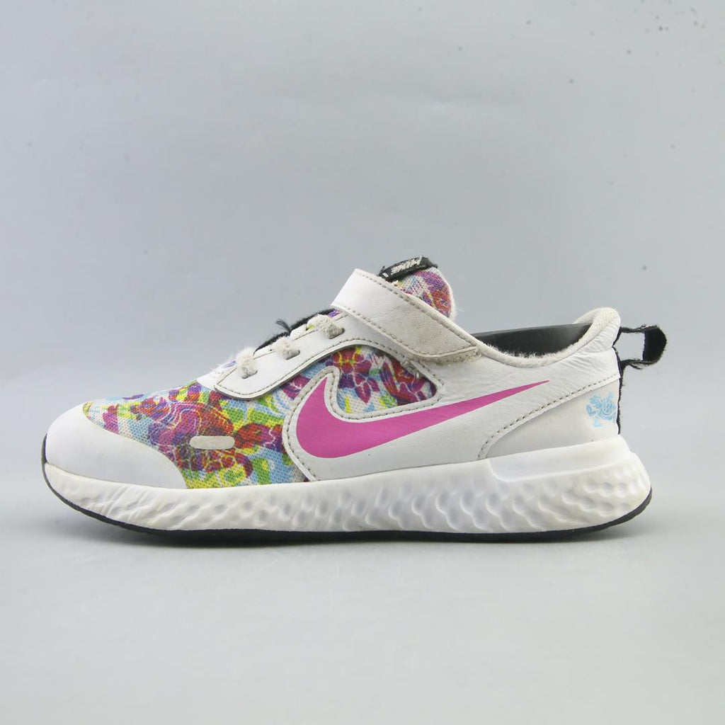 NIKE REVOLUTION 5