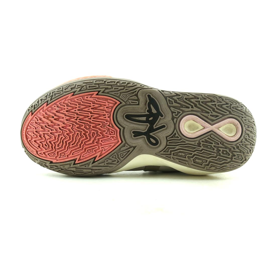 NIKE KYRIE INFINITY
