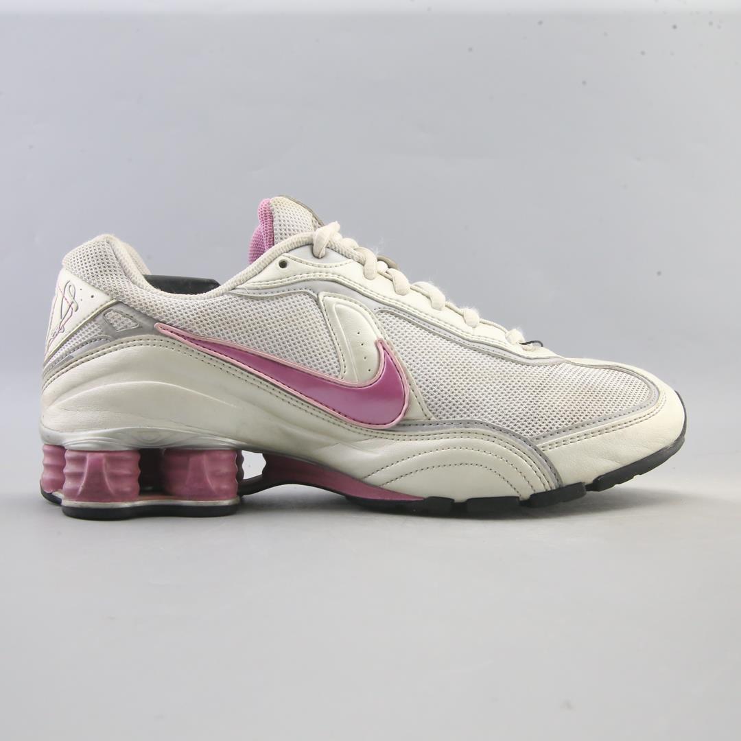 NIKE SHOX