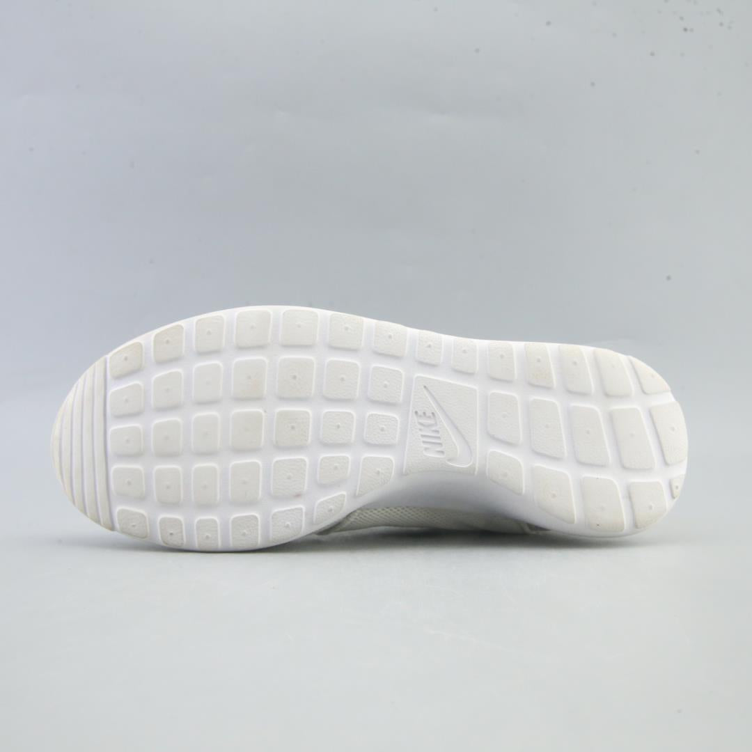 NIKE ROSHE ONE