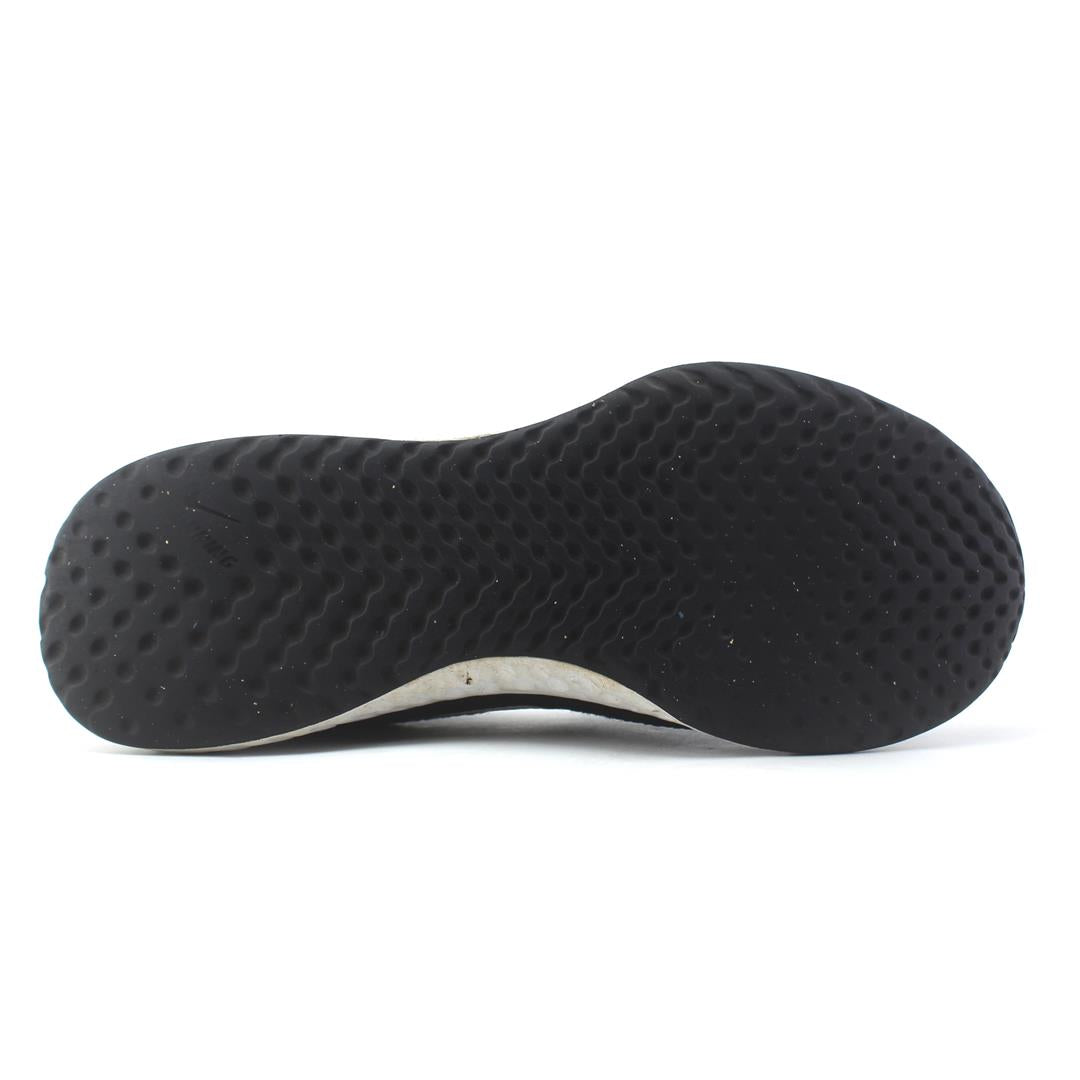 NIKE REVOLUTION 5