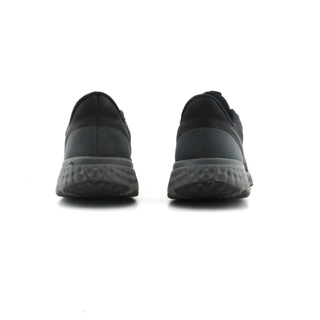 NIKE REVOLUTION 5