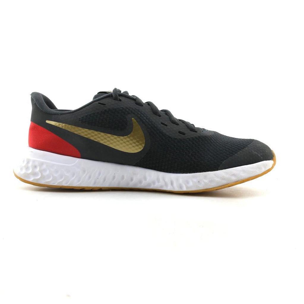 NIKE REVOLUTION 5