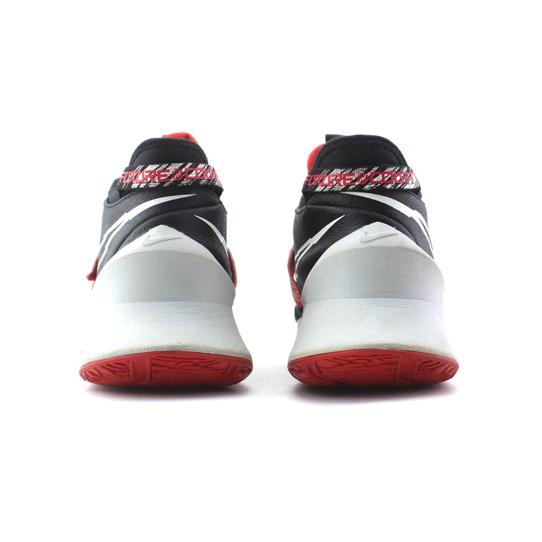 NIKE FUTURE COURT 3