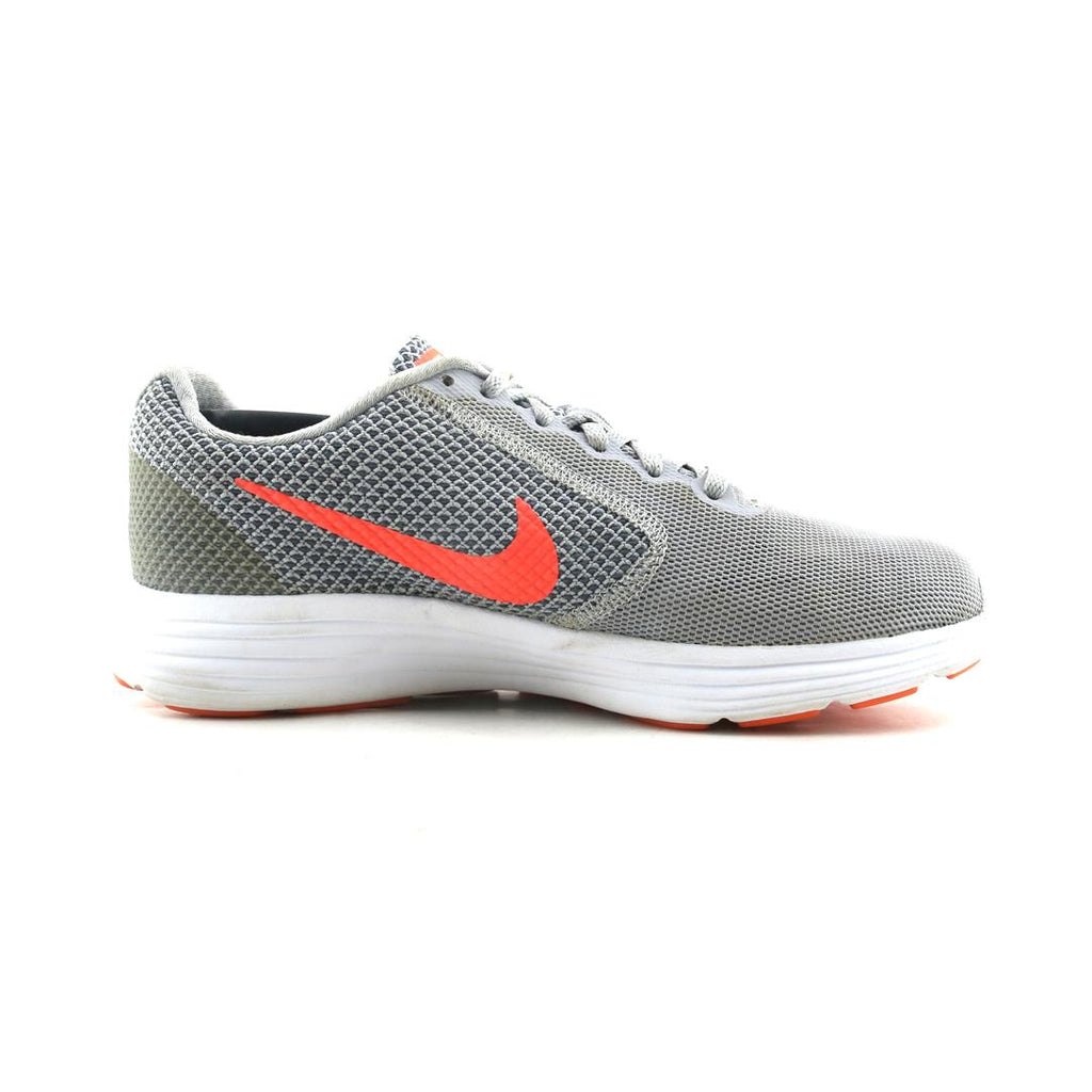 NIKE REVOLUTION 3
