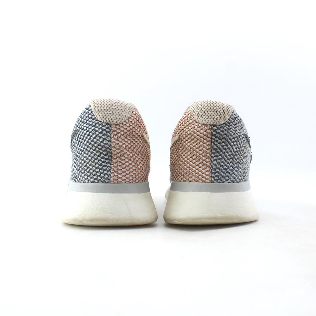 NIKE TANJUN