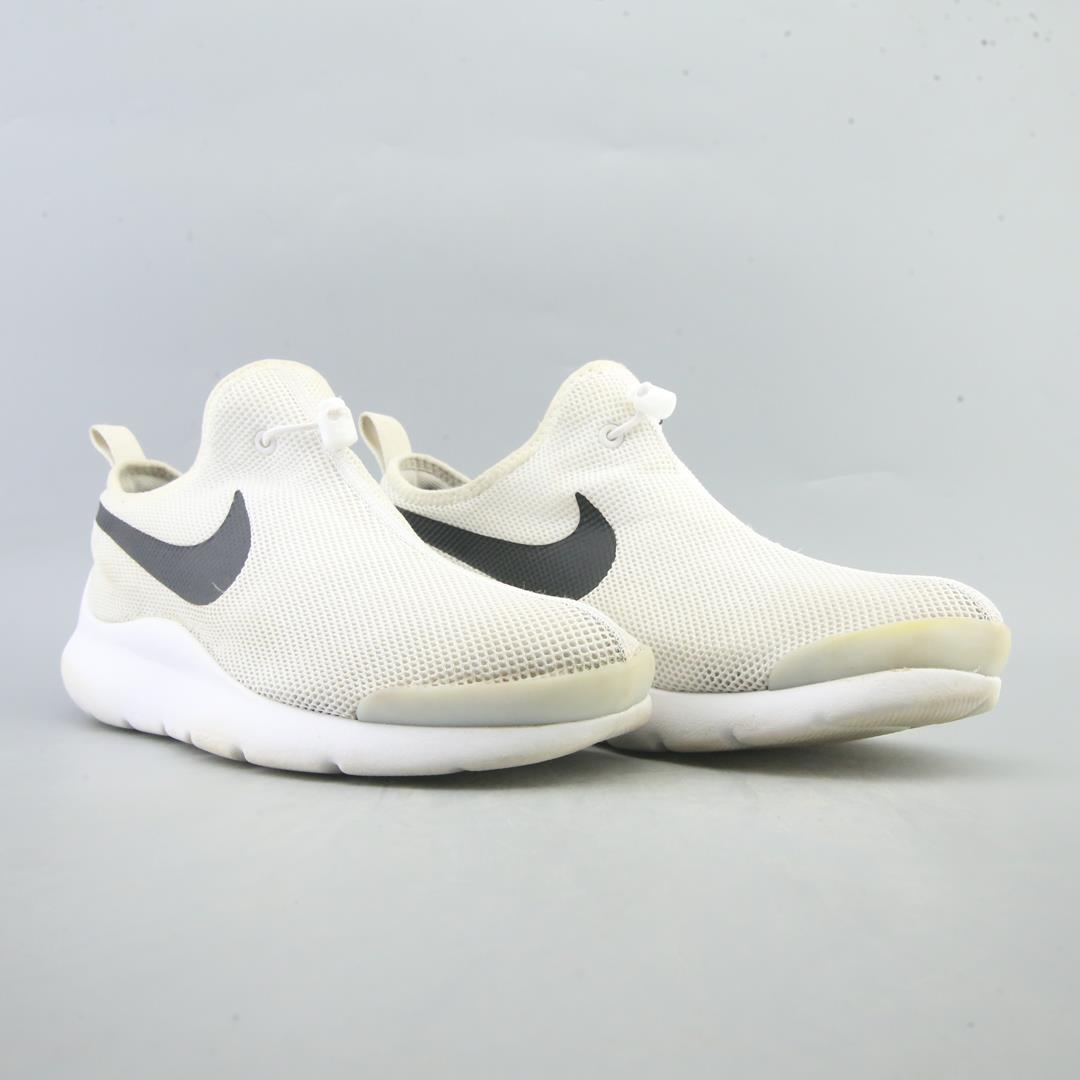 NIKE  APTARE ESSENTIAL