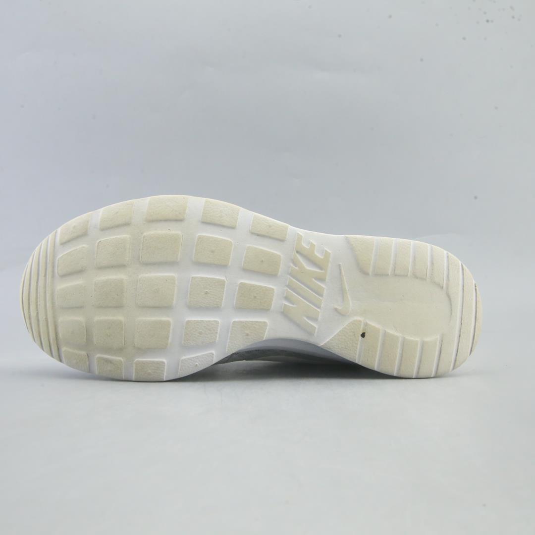 NIKE TANJUN