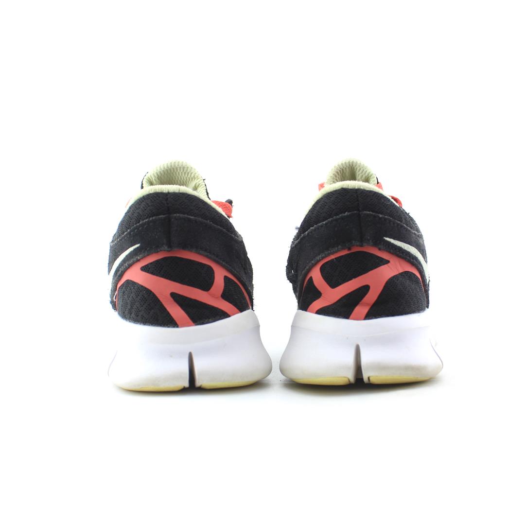NIKE FREE RN 2