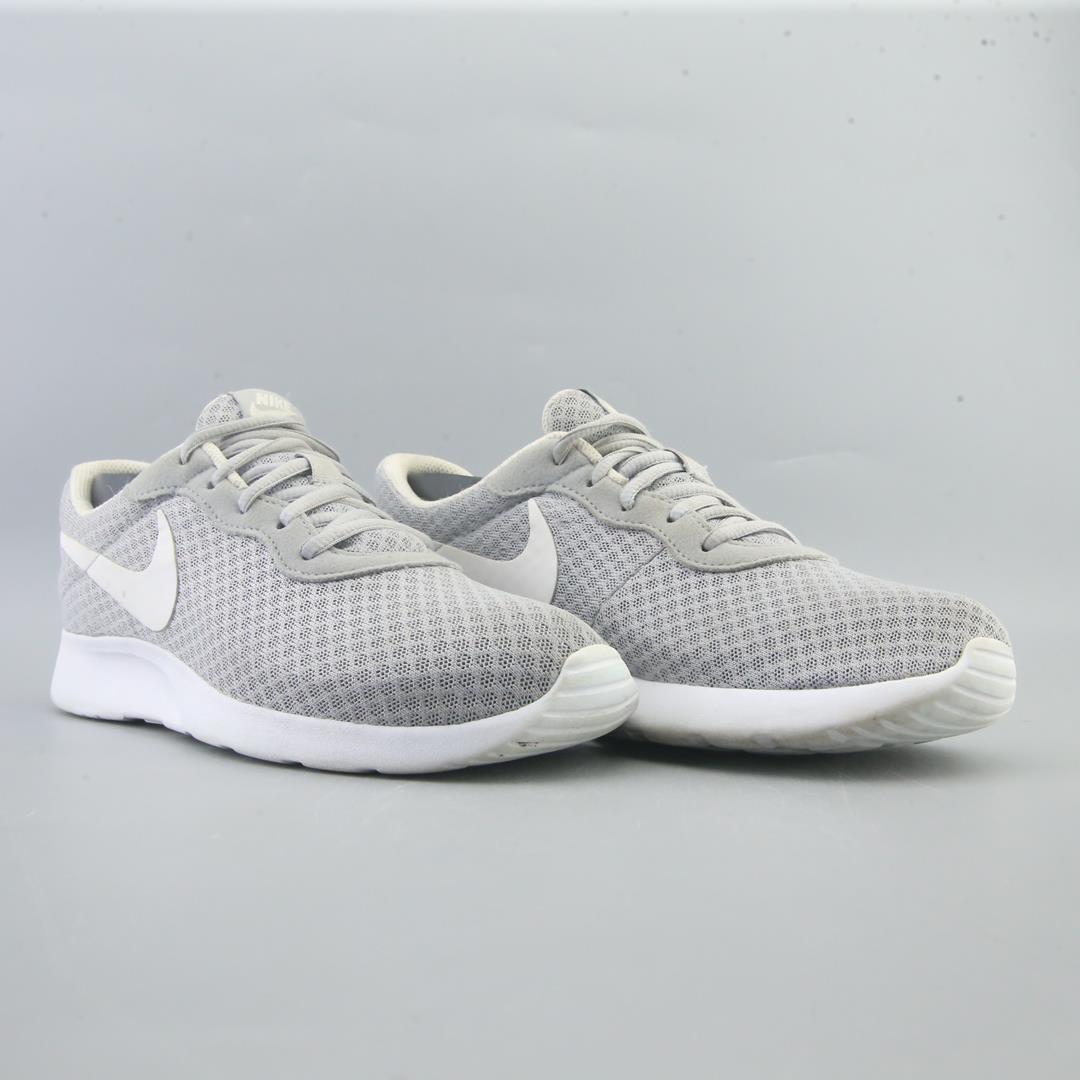 NIKE TANJUN