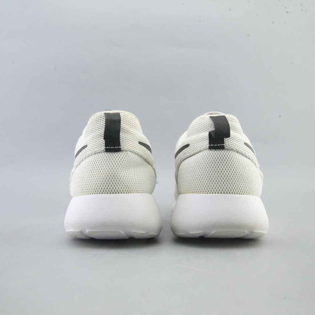 NIKE ROSHE ONE