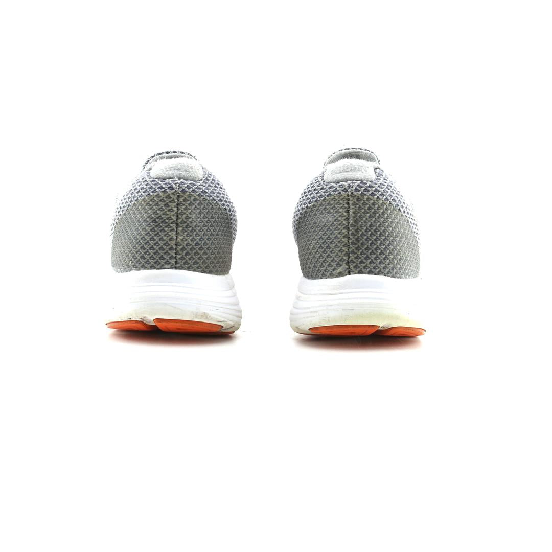 NIKE REVOLUTION 3