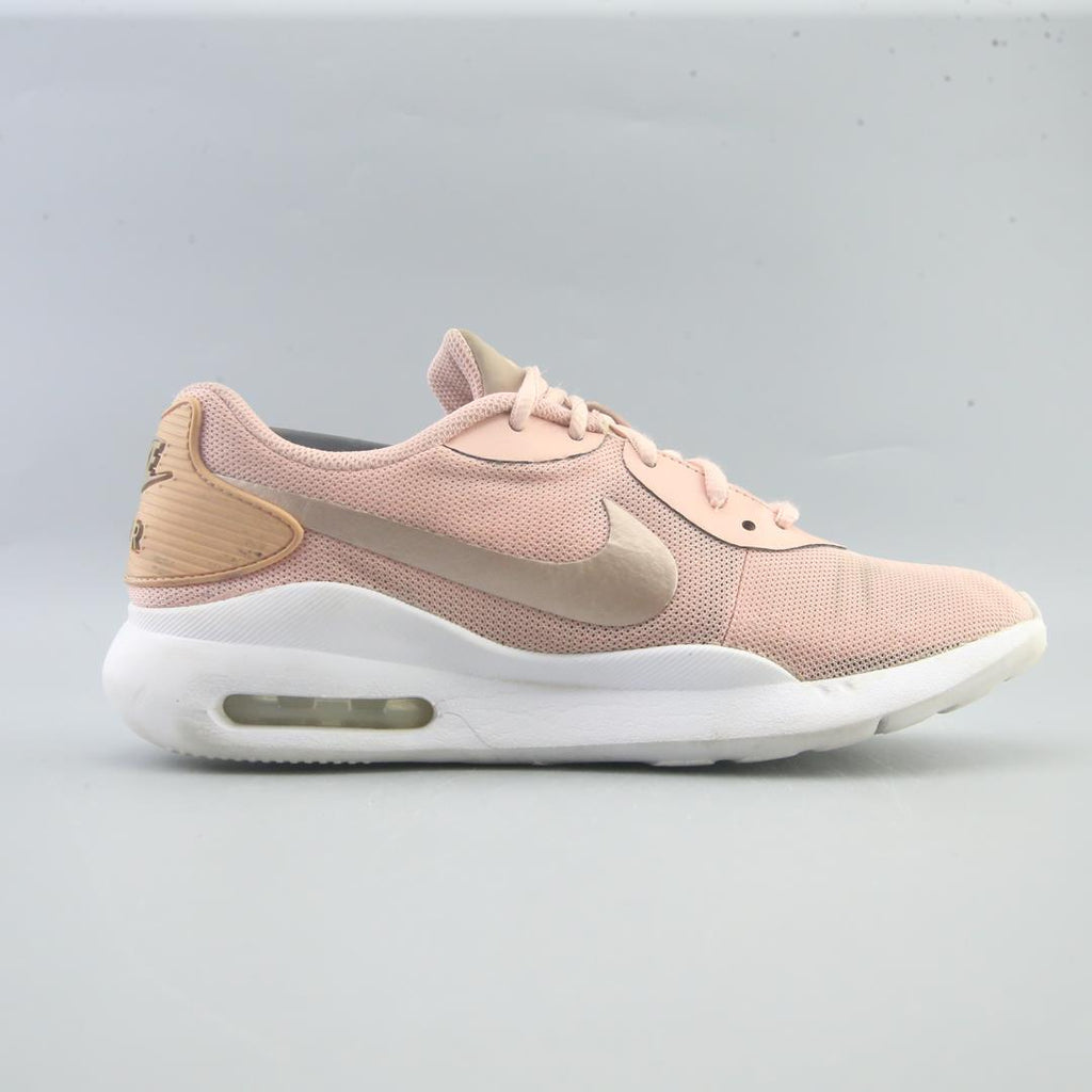 NIKE AIR MAX OKETO