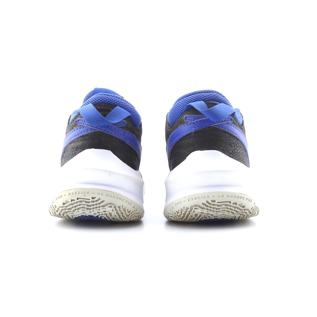 NIKE  HUSTLE D 10