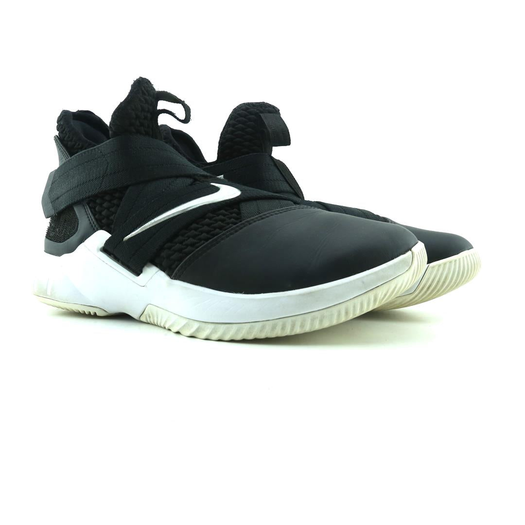NIKE  LEBRON SOLDIER 12