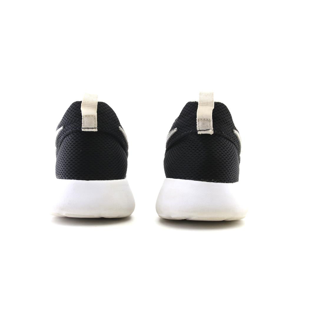 NIKE ROSHE ONE