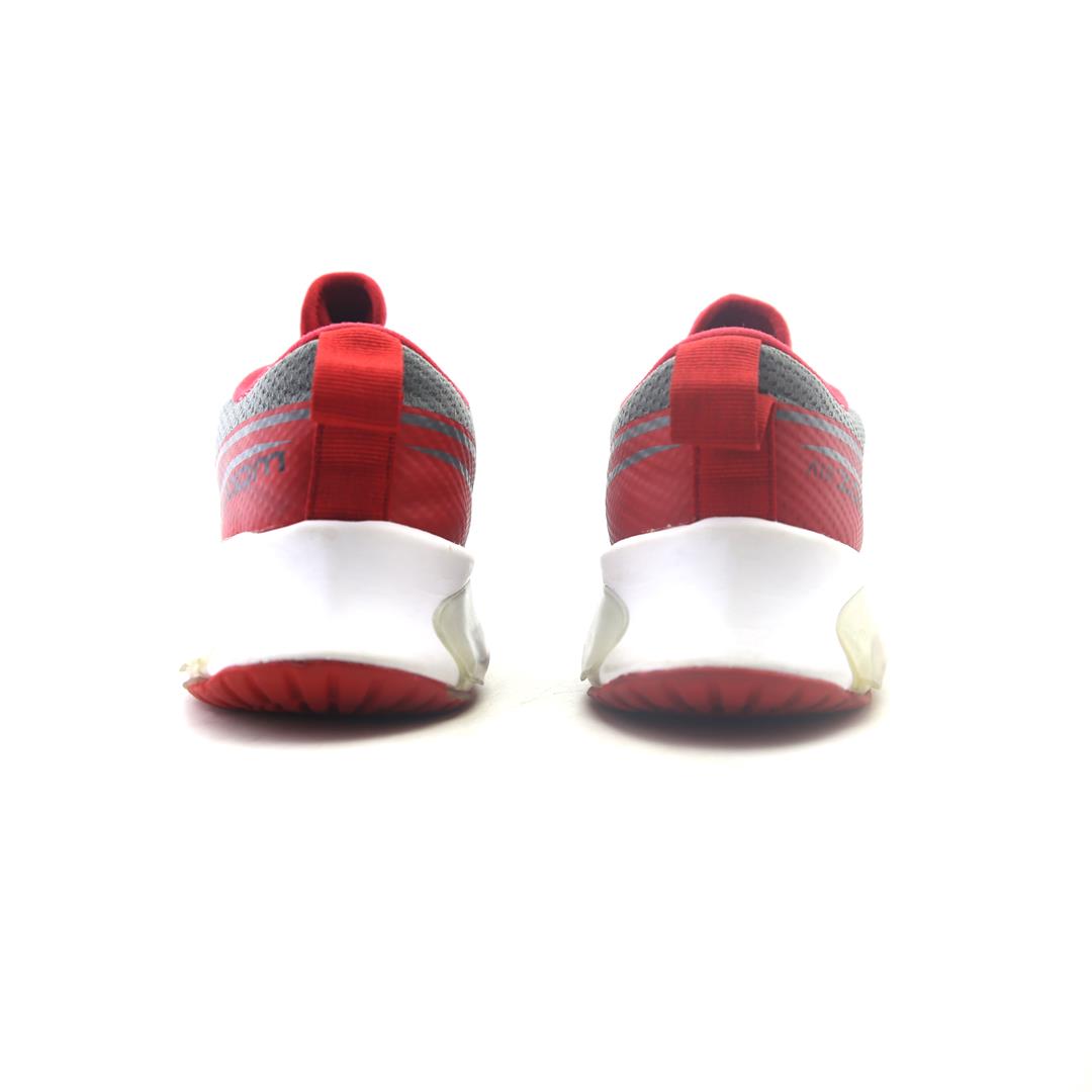 NIKE  AIR ZOOM ARCADIA