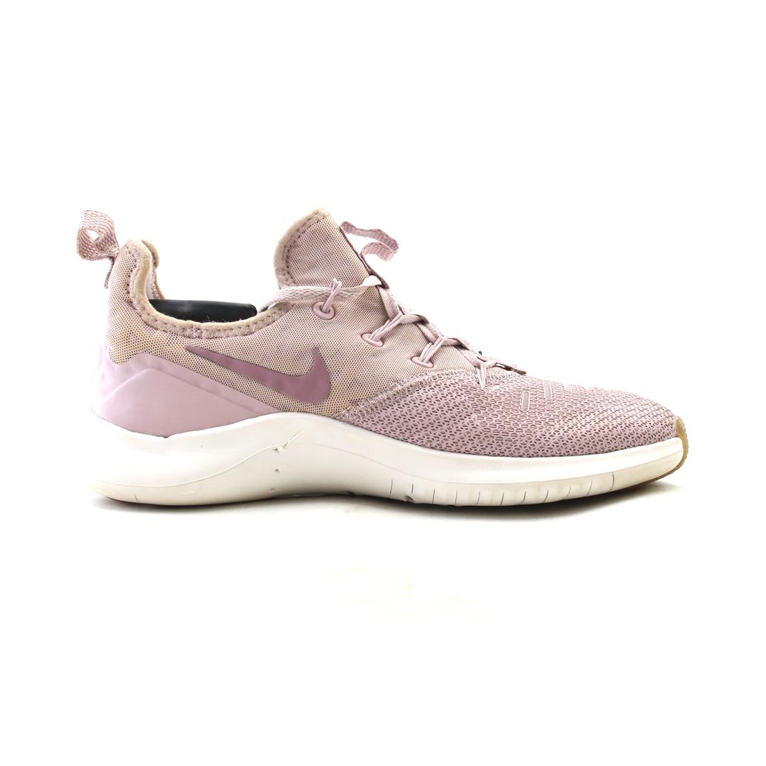 NIKE FREE TR 8