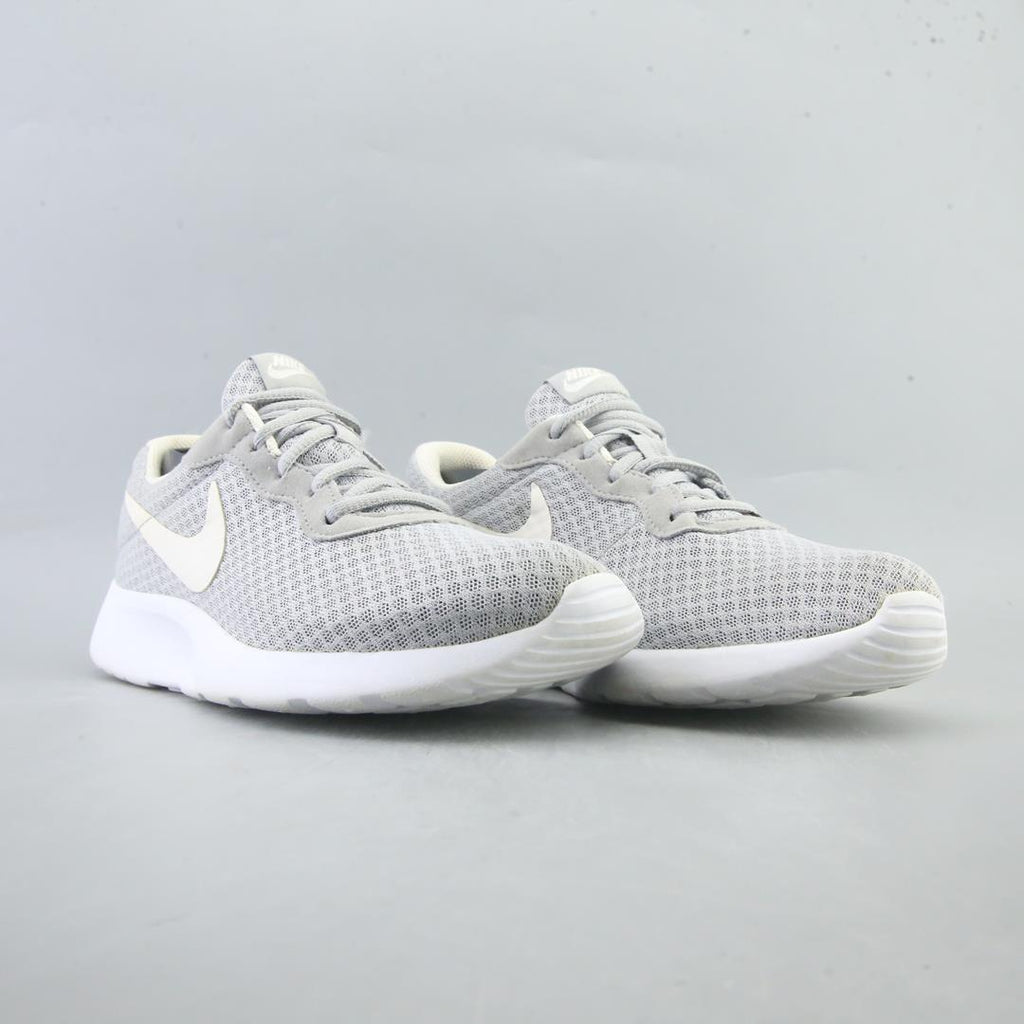 NIKE TANJUN