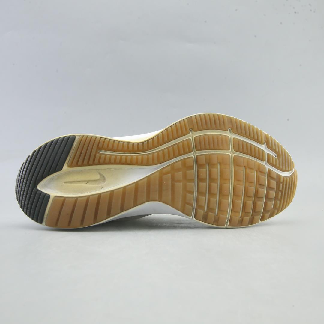 NIKE QUEST 3