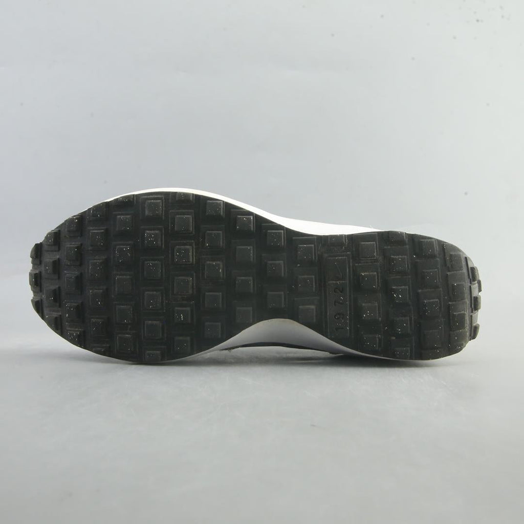 NIKE WAFFLE DEBUT