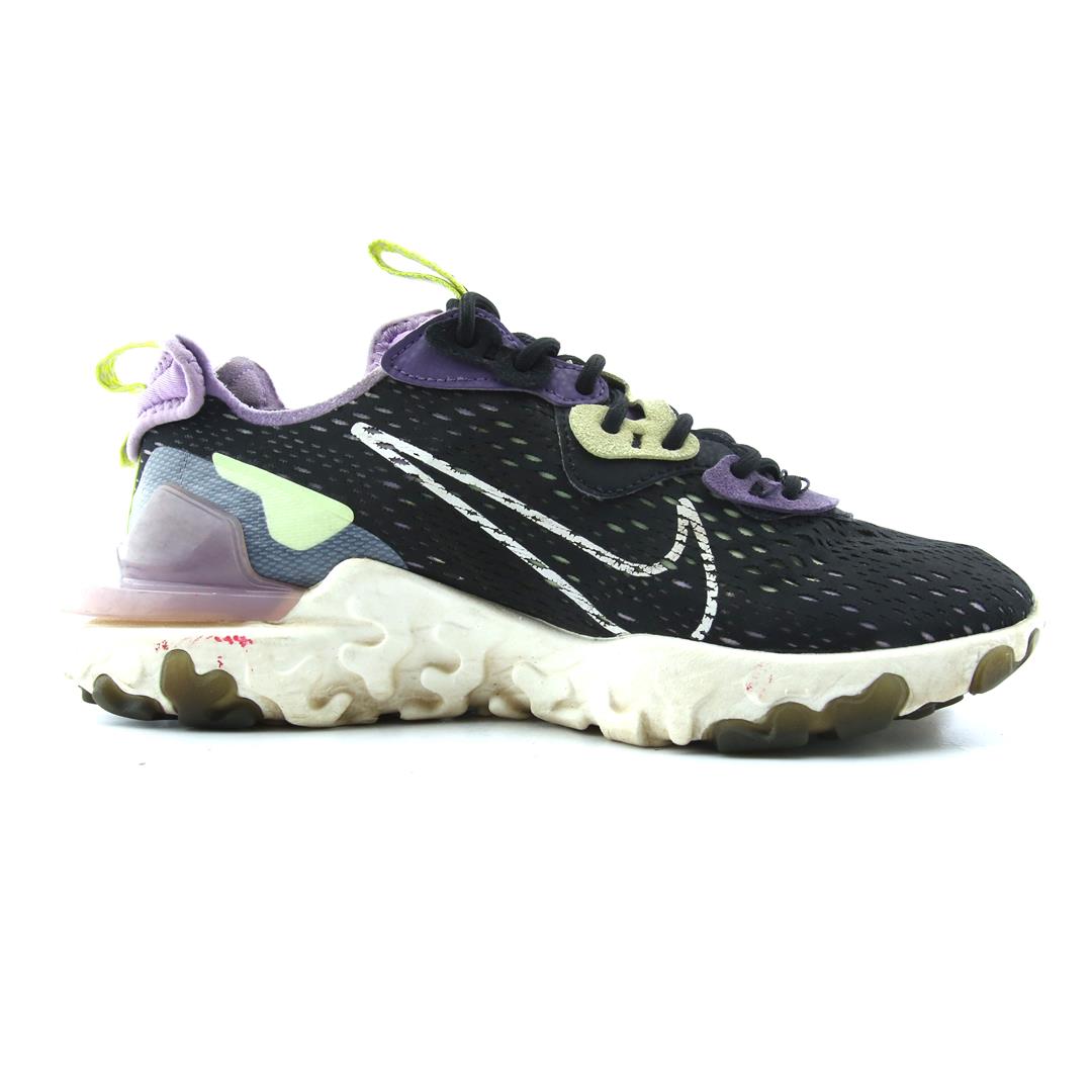 NIKE REACT VISION