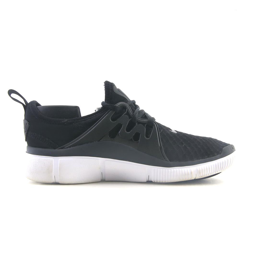 NIKE  ACALME