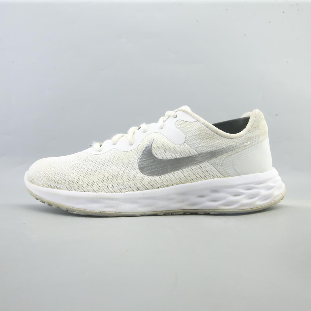 NIKE REVOLUTION 6