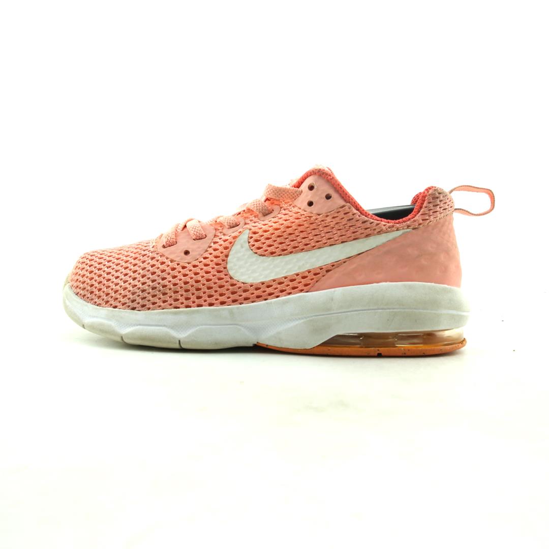 NIKE  AIR MAX MOTION