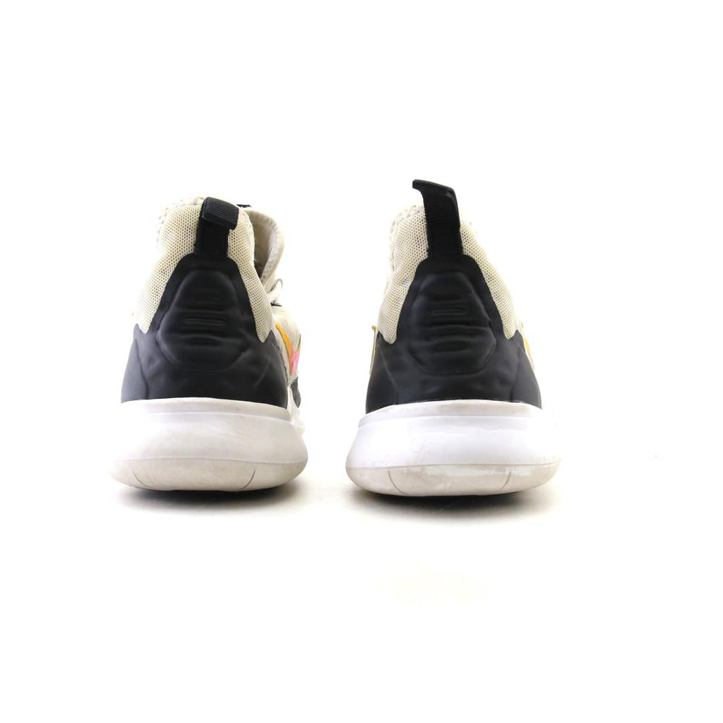 NIKE FREE TR 8
