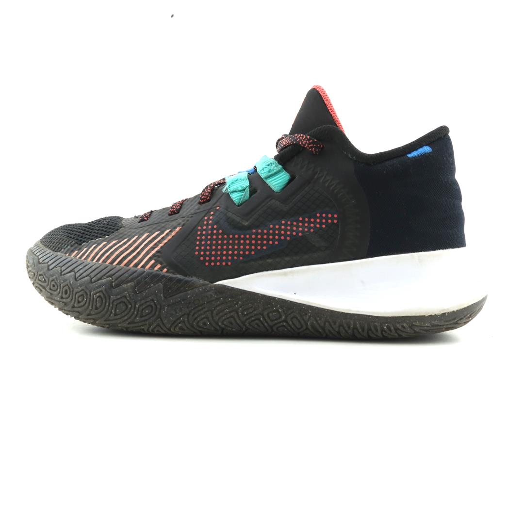 NIKE KYRIE FLYTRAP V